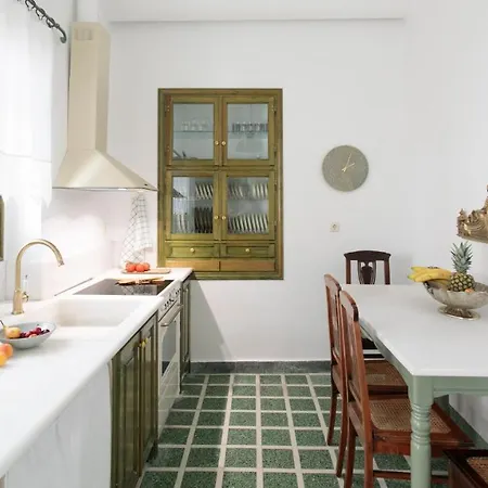 Alma Libre Chora Apartment *